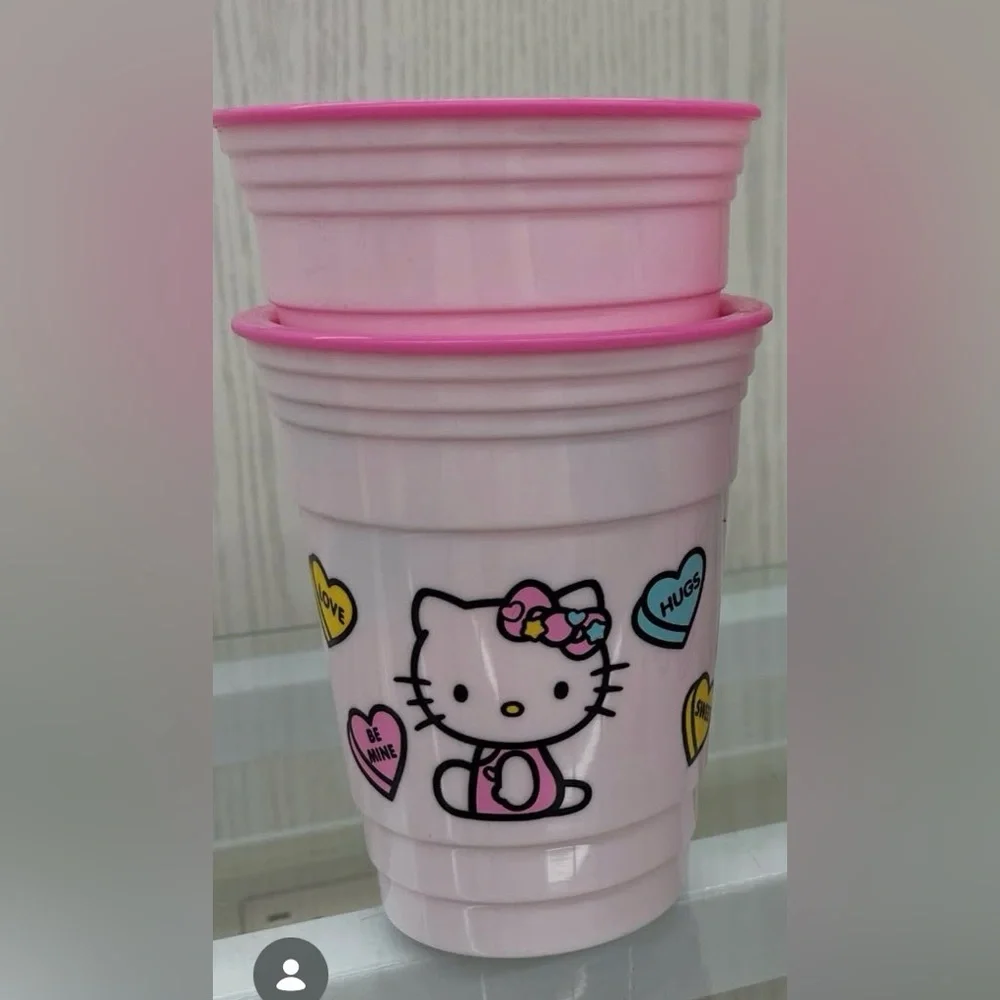 🩷. #6015. Sanrio Pink Hello Kitty Party Cups